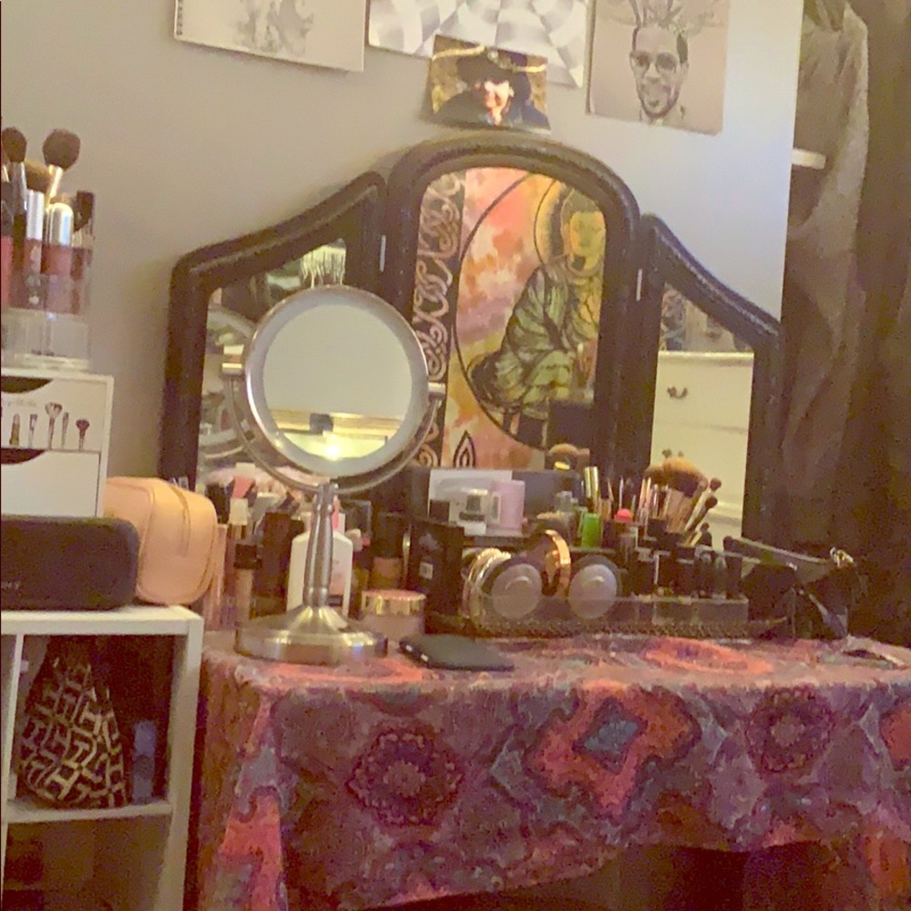 I have so much un/barely used makeup